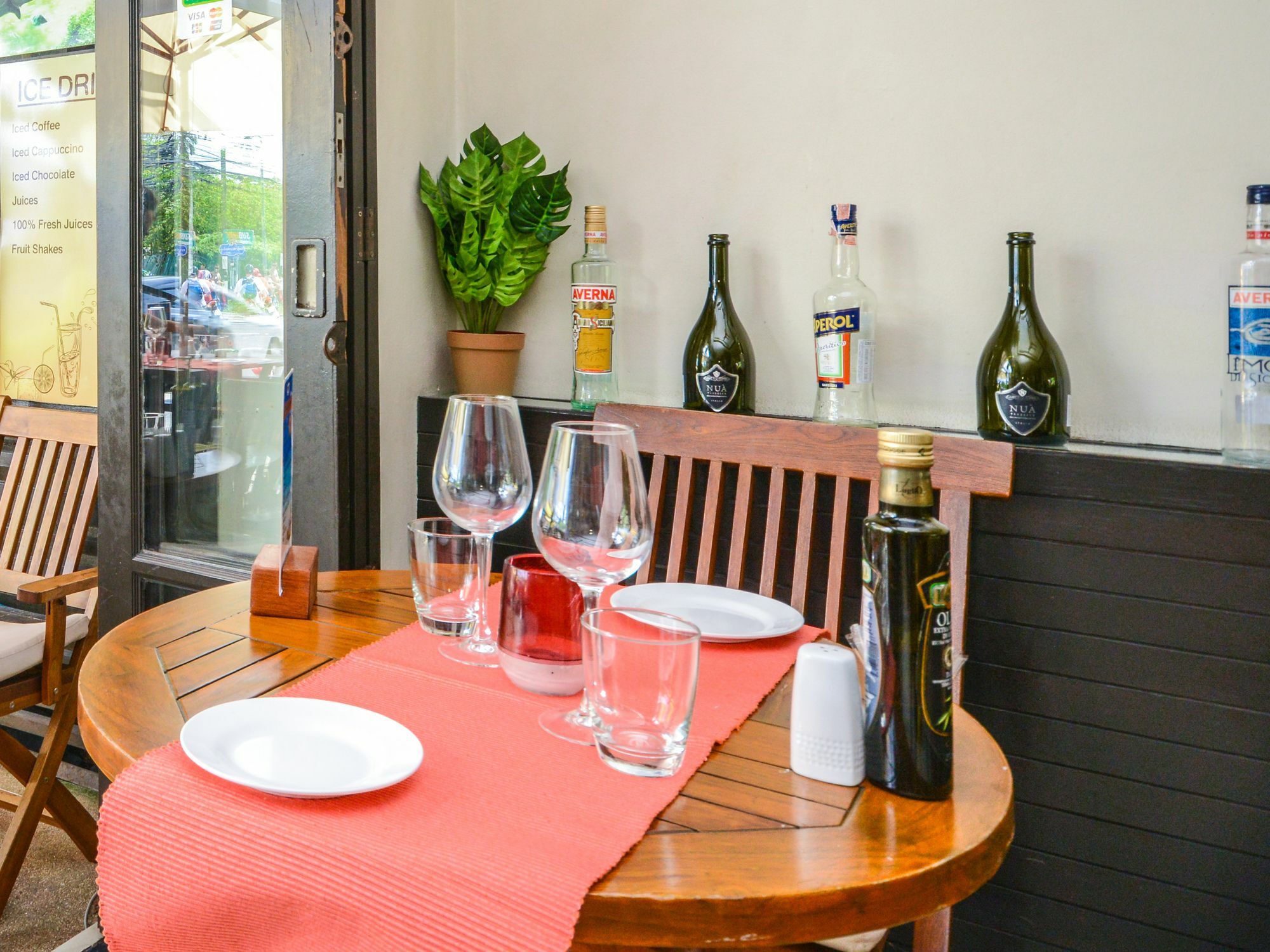 Enjoy'S Beach House & Cafe' Ban Karon Exteriör bild