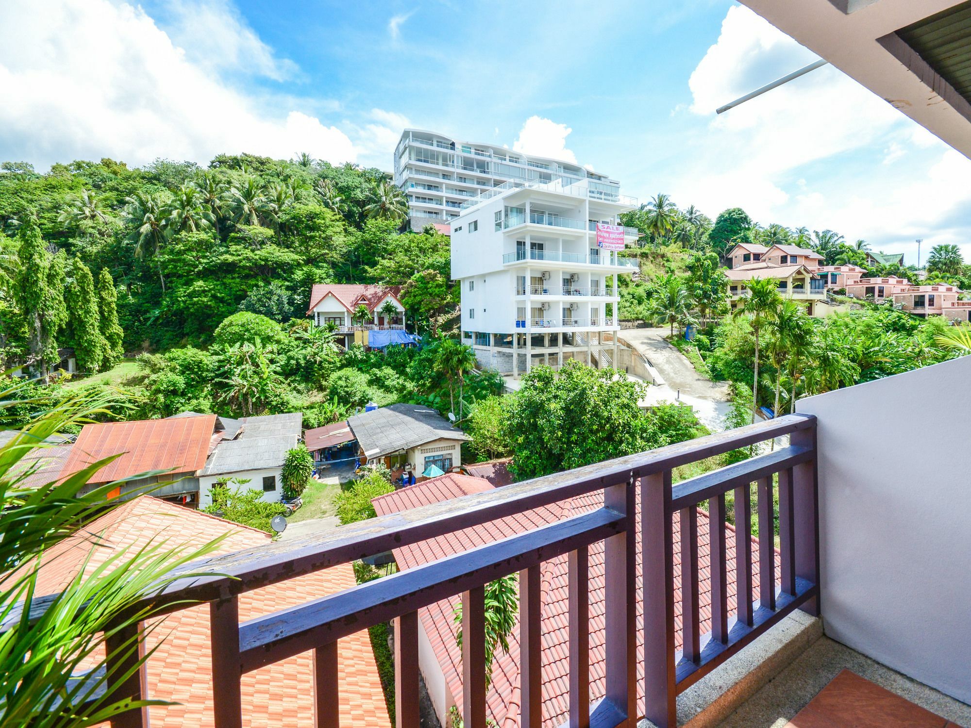 Enjoy'S Beach House & Cafe' Ban Karon Exteriör bild