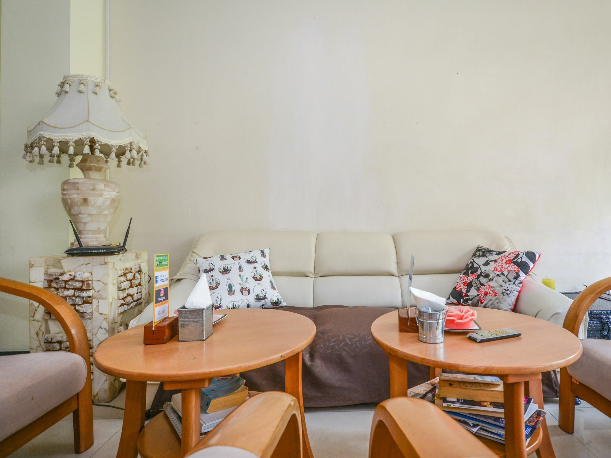 Enjoy'S Beach House & Cafe' Ban Karon Exteriör bild