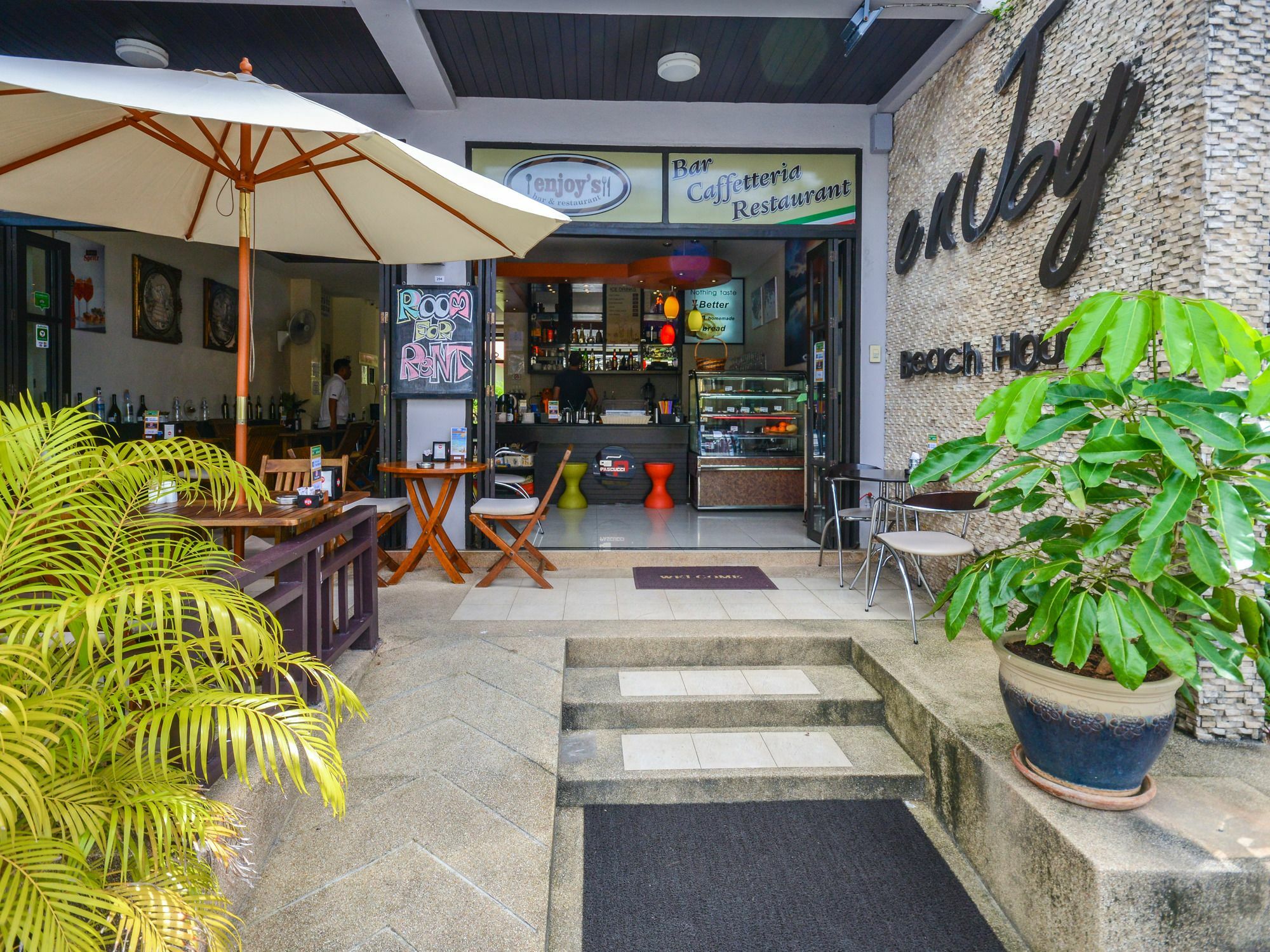 Enjoy'S Beach House & Cafe' Ban Karon Exteriör bild