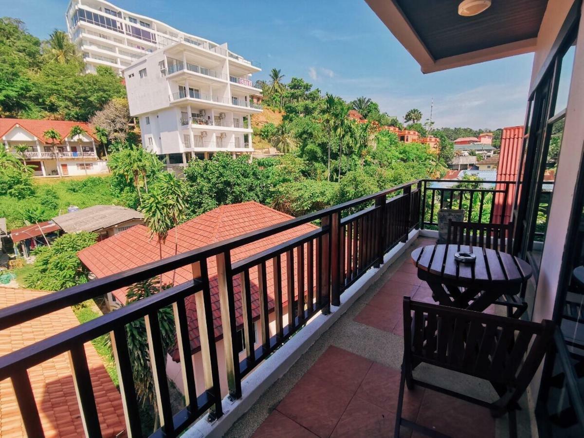 Enjoy'S Beach House & Cafe' Ban Karon Exteriör bild